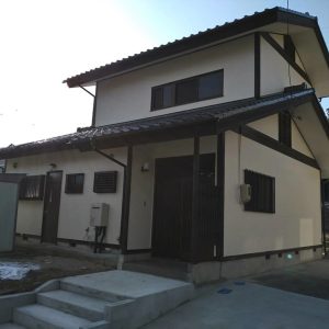 外壁の全面塗り替え　サッシの入れ替え工事