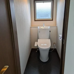 トイレの入れ替え・内装工事